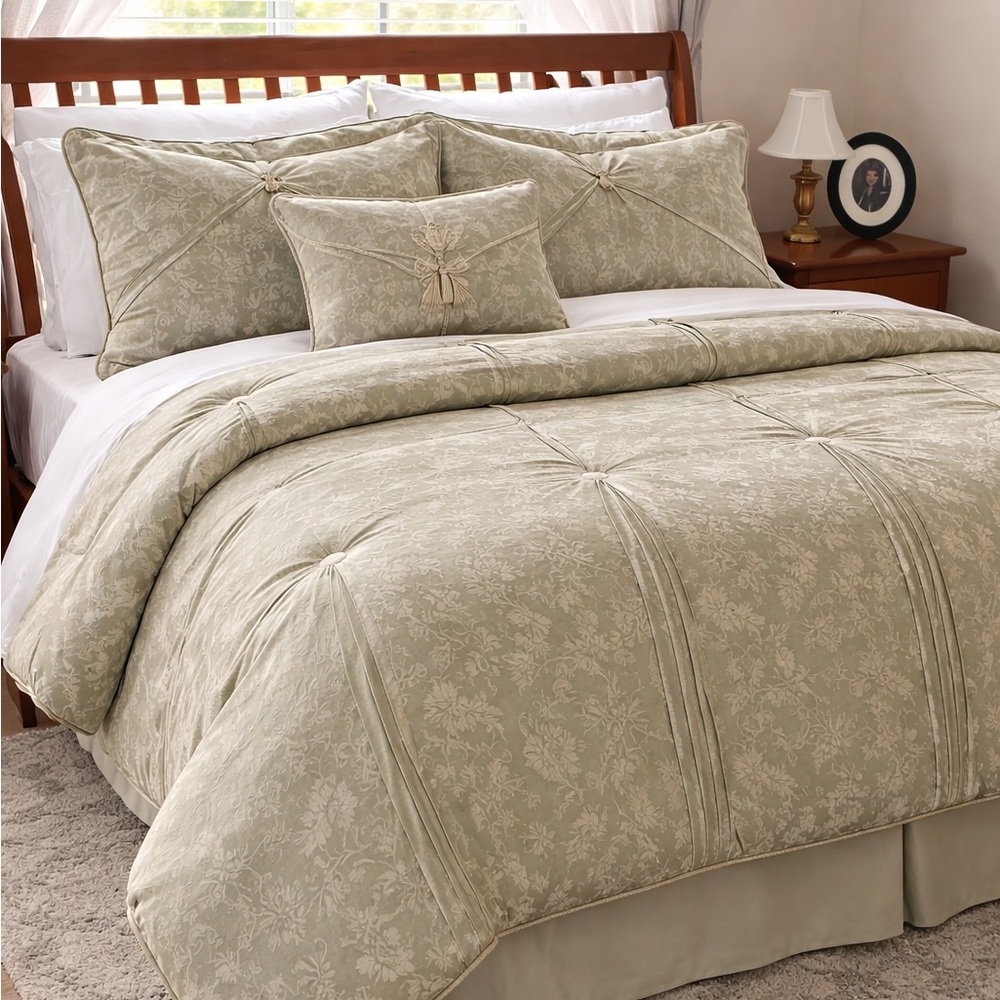 Elegant Sage Green King Comforter Set